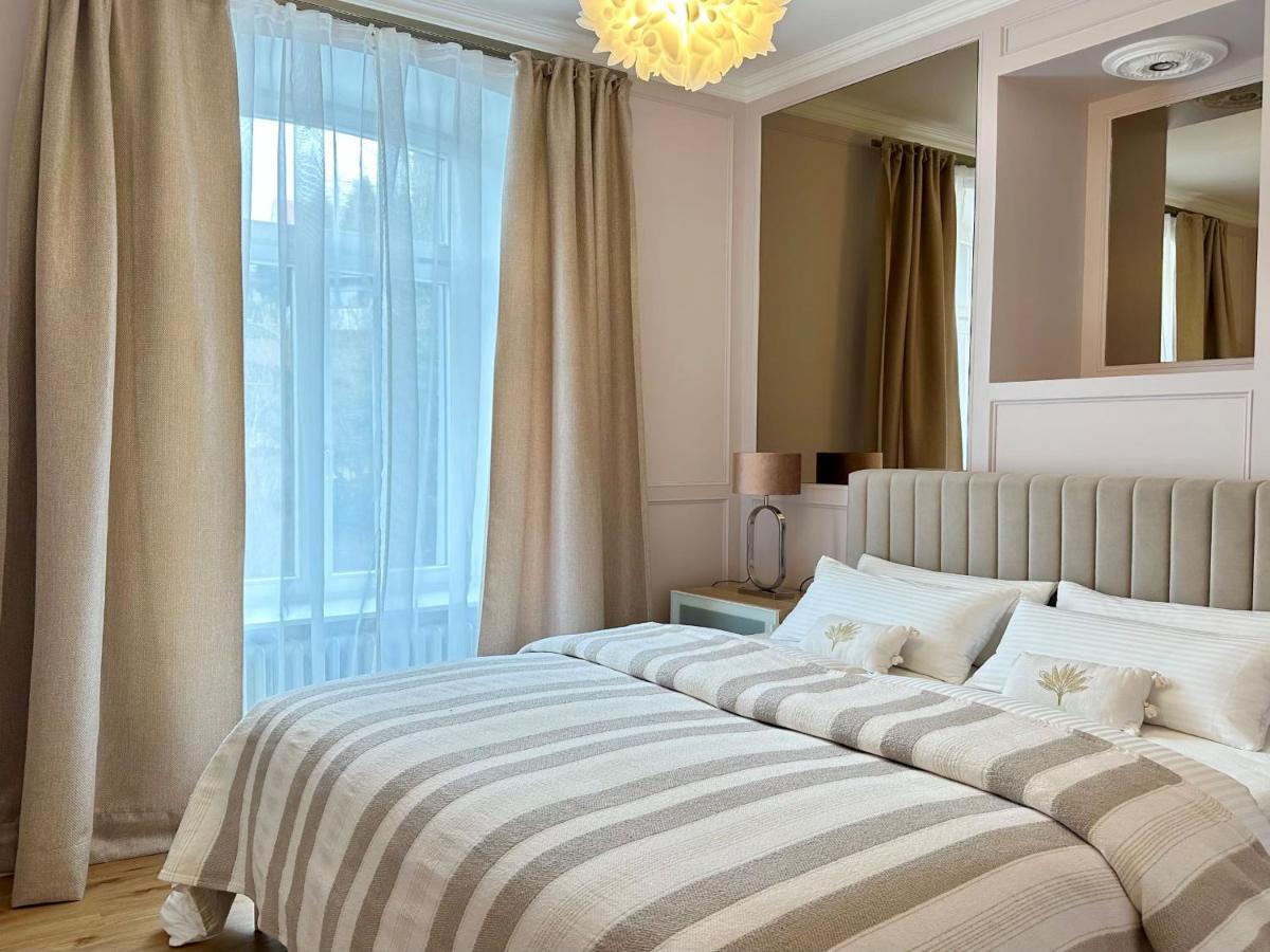 Villa Gloria - Fewo Suite Баденвайлер Екстериор снимка