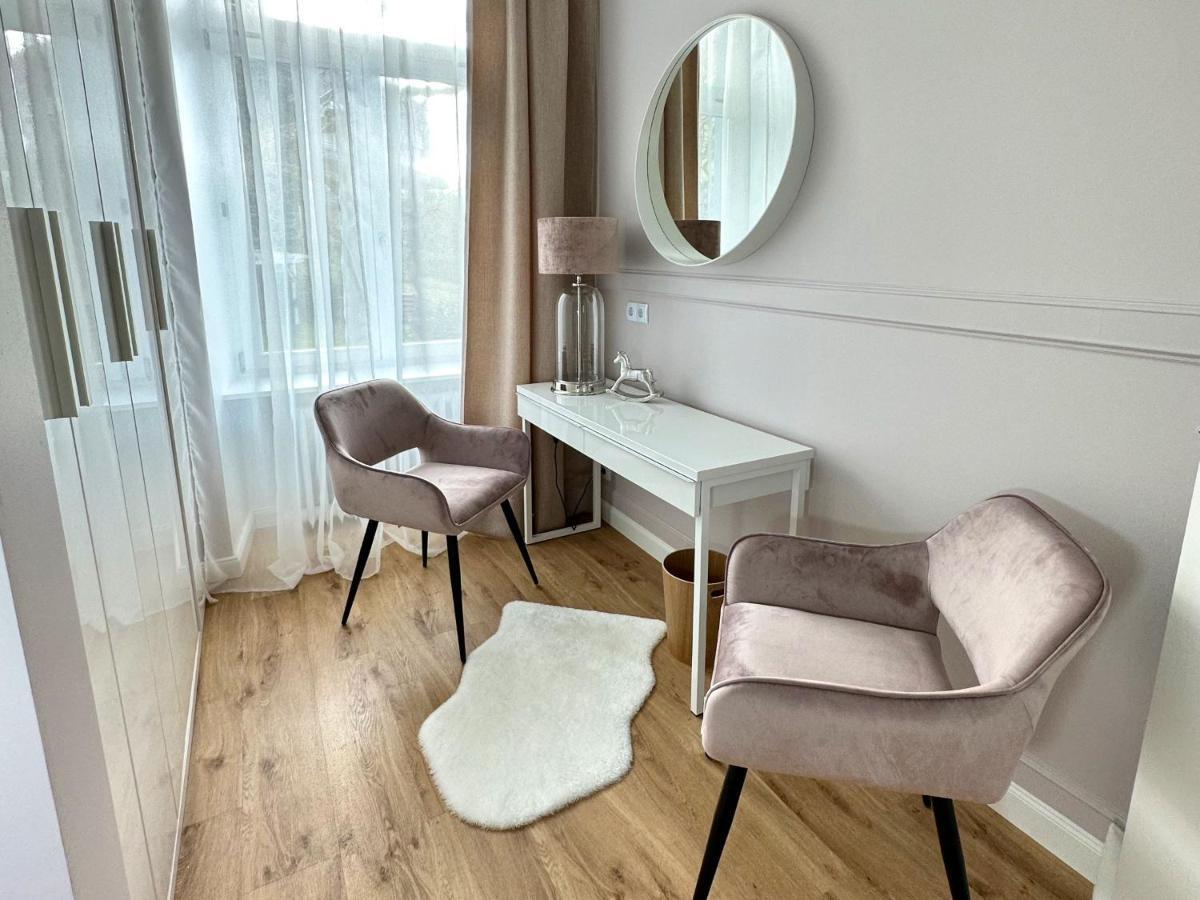 Villa Gloria - Fewo Suite Баденвайлер Екстериор снимка