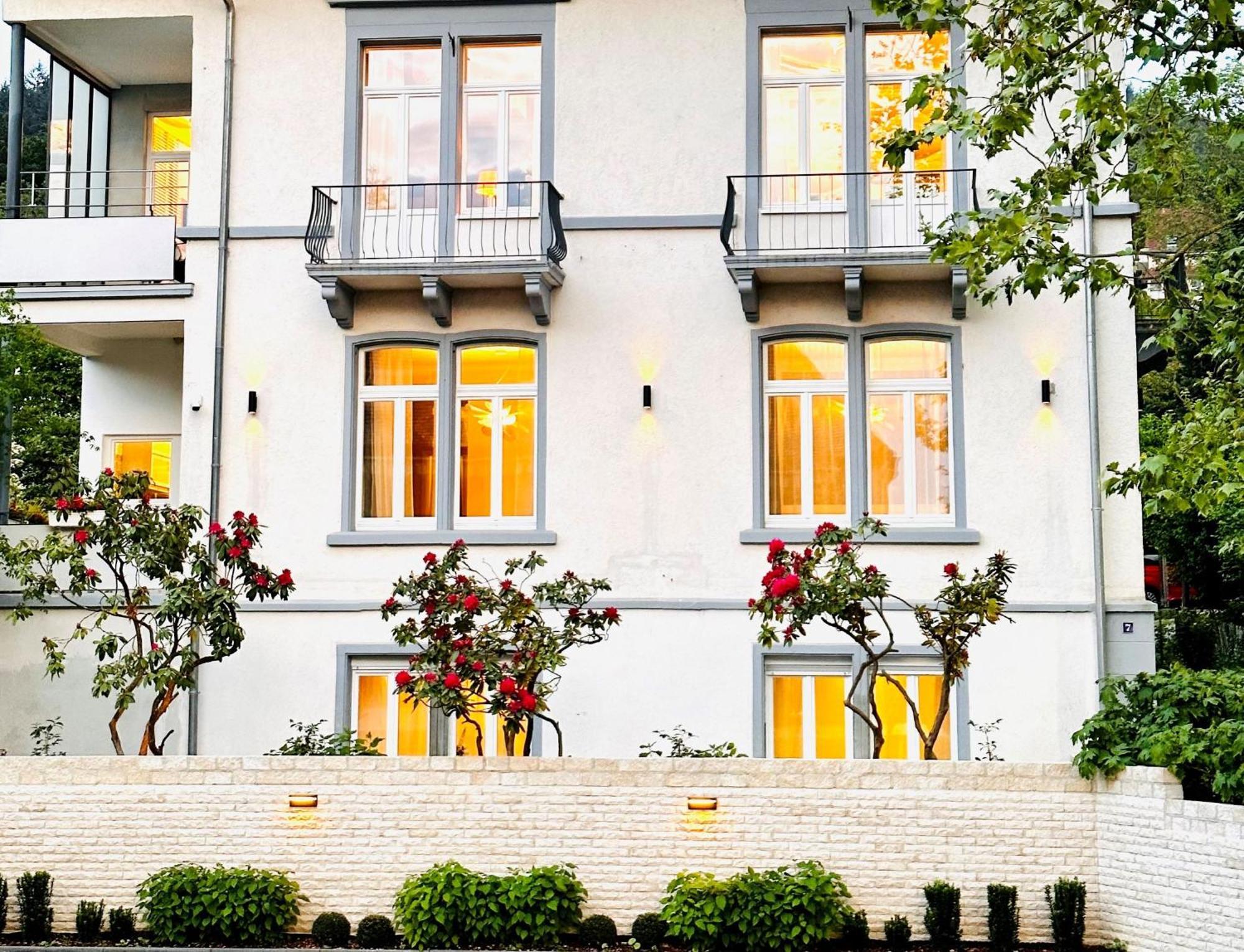 Villa Gloria - Fewo Suite Баденвайлер Екстериор снимка